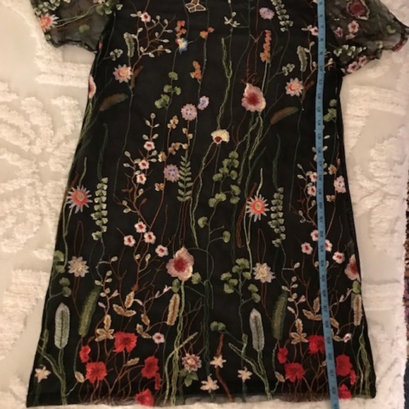 LIKE NEW! SASSY, SEE-THROUGH EMBROIDERED MESH T-SHIRT DRESS IN SIZE MEDIUM - Picture 4 of 5